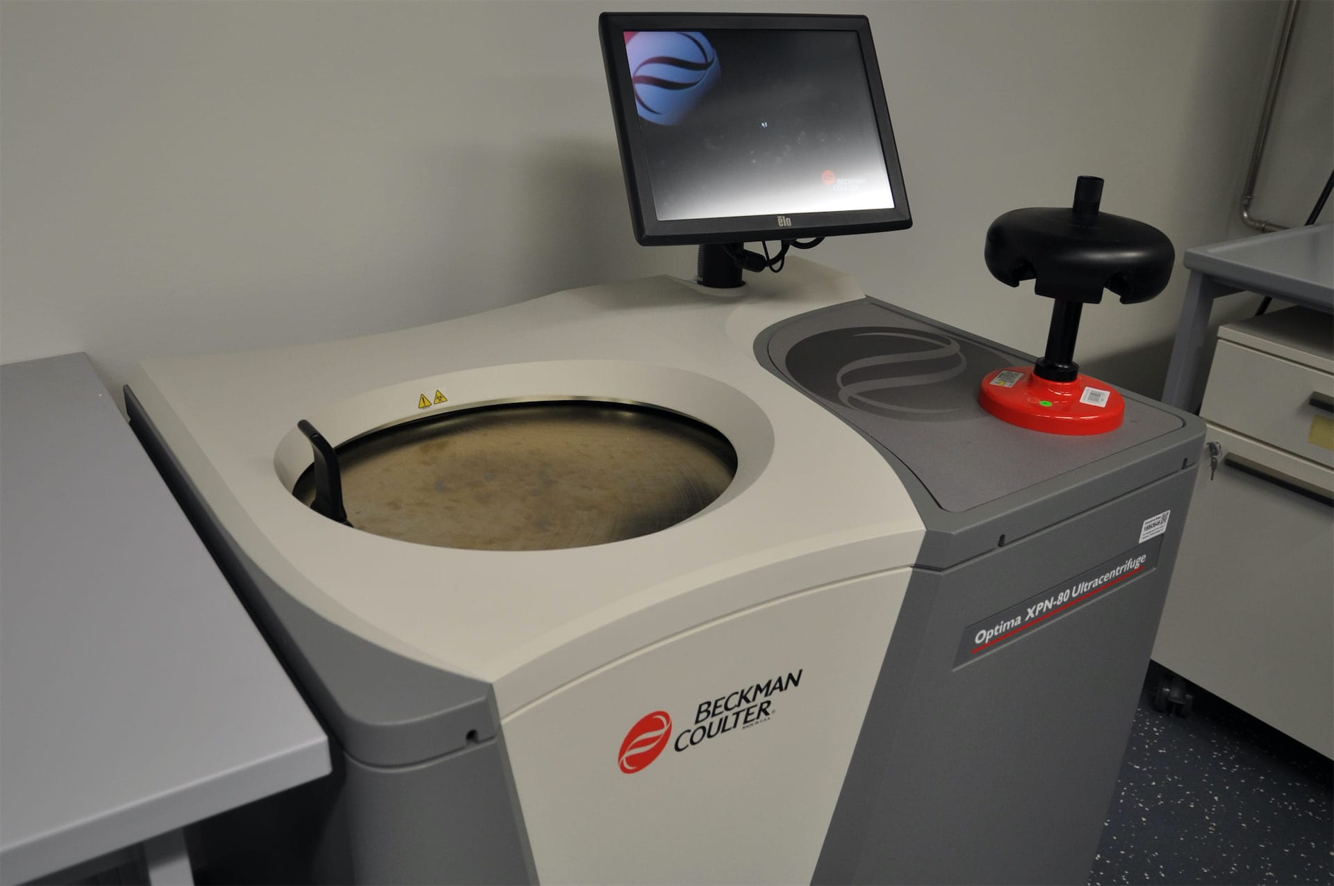 Ultracentrifuge Beckman Optima XPN-80.jpeg